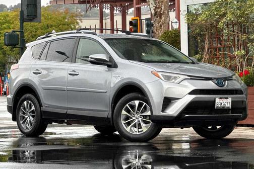2018 Toyota RAV4 Hybrid XLE