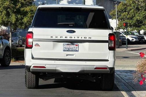 Oxford White 2023 Ford Expedition Timberline