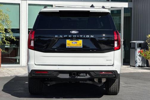 Star White Metallic Tri-Coat 2027 Ford Expedition Max Active 4x4