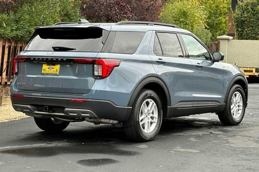 Vapor Blue Metallic 2027 Ford Explorer Active