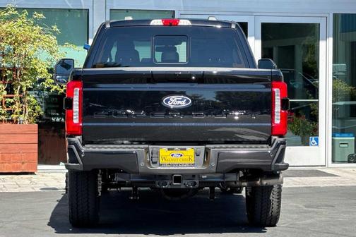 Agate Black Metallic 2027 Ford F-250 Lariat