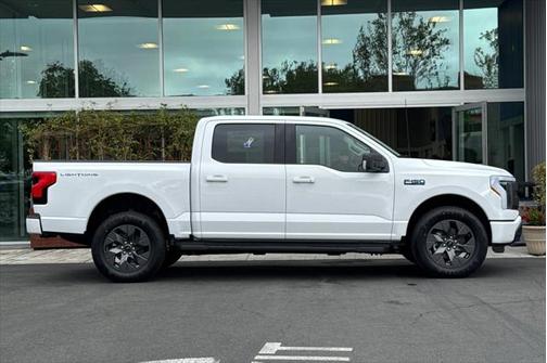 2025 Ford F-150 Lightning Flash
