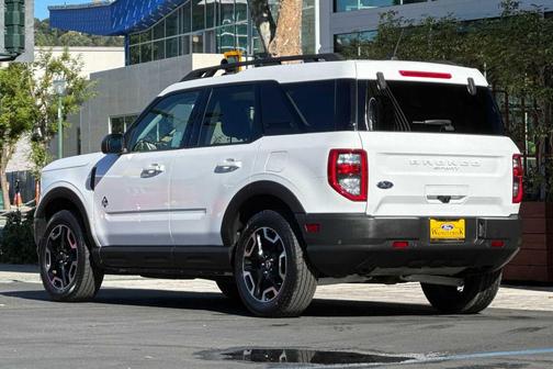 Oxford White 2023 Ford Bronco Sport Outer Banks
