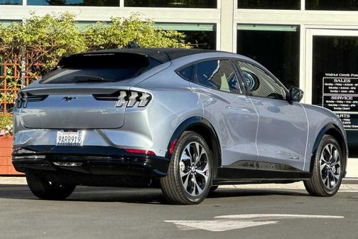 2022 Ford Mustang Mach-E Premium