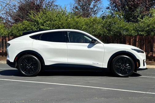 Star White Metallic Tri-Coat 2026 Ford Mustang Mach-E Premium