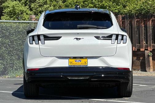Star White Metallic Tri-Coat 2026 Ford Mustang Mach-E Premium