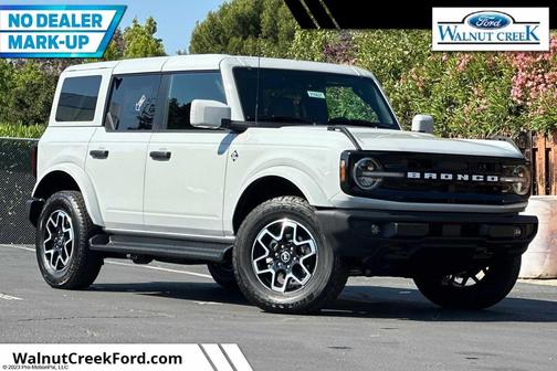 Avalanche Gray 2026 Ford Bronco Outer Banks