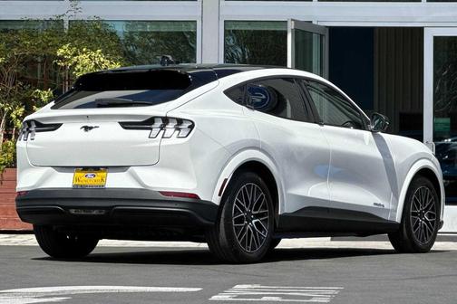 Star White Metallic Tri-Coat 2026 Ford Mustang Mach-E Premium