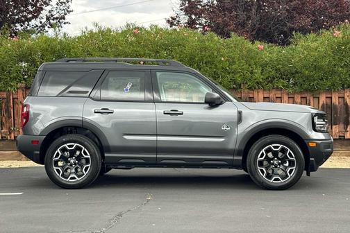 Carbonized Gray Metallic 2026 Ford Bronco Sport Outer Banks