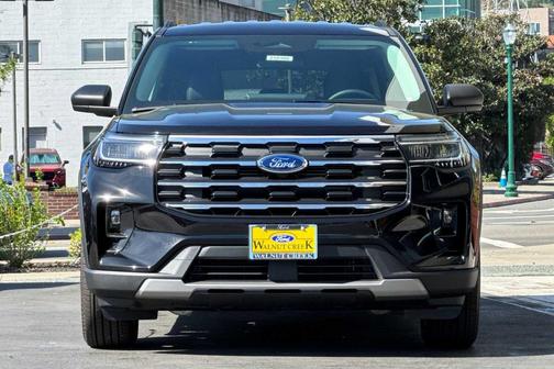 Agate Black Metallic 2026 Ford Explorer Active w/200A Pkg