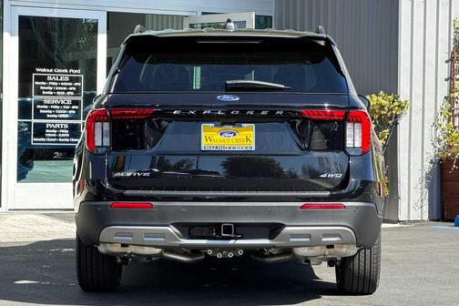 Agate Black Metallic 2026 Ford Explorer Active w/200A Pkg