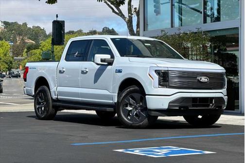 2025 Ford F-150 Lightning LARIAT