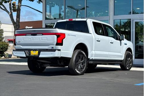 2025 Ford F-150 Lightning LARIAT