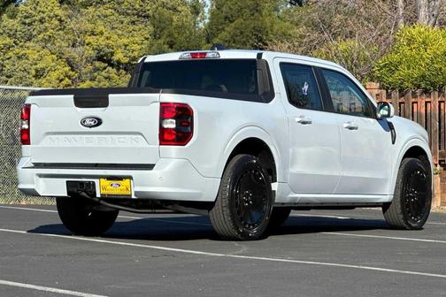 2026 Ford Maverick Lobo Standard