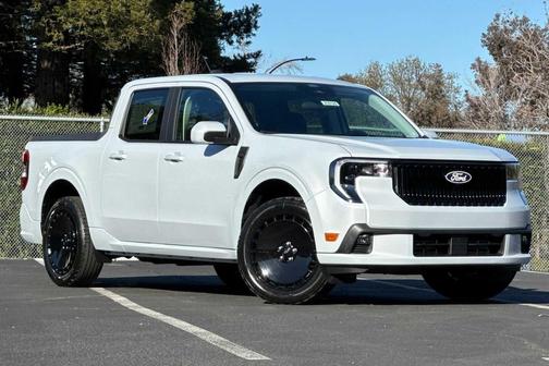 2026 Ford Maverick Lobo Standard