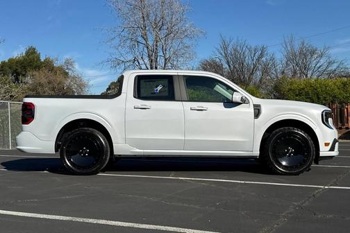 2026 Ford Maverick Lobo Standard