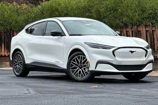Star White Metallic Tri-Coat 2026 Ford Mustang Mach-E Premium