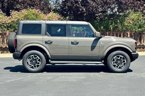 Marsh Gray 2026 Ford Bronco Outer Banks