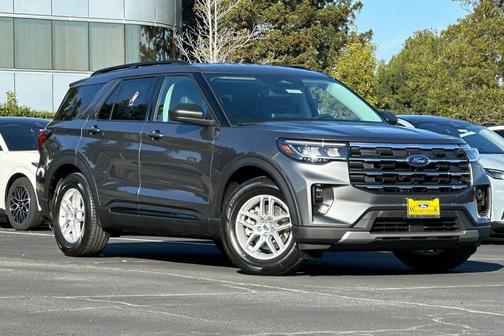 Carbonized Gray Metallic 2026 Ford Explorer Active w/200A Pkg