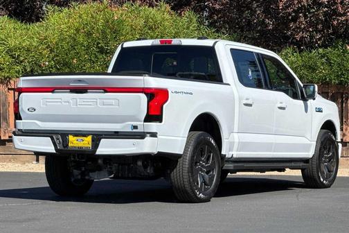 2025 Ford F-150 Lightning LARIAT