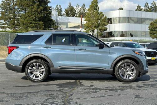 2026 Ford Explorer Active w/200A Pkg