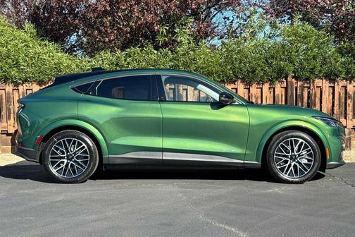 Eruption Green Metallic 2026 Ford Mustang Mach-E Premium