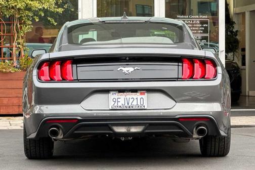 2022 Ford Mustang EcoBoost