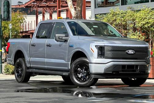 2025 Ford F-150 Lightning XLT