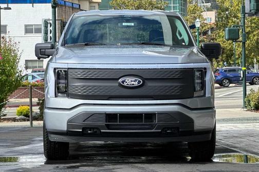2025 Ford F-150 Lightning XLT