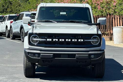 Avalanche Gray 2026 Ford Bronco Outer Banks