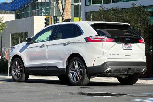 Star White Metallic Tri-Coat 2023 Ford Edge Titanium