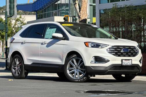 Star White Metallic Tri-Coat 2023 Ford Edge Titanium