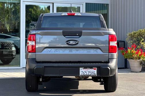 Carbonized Gray Metallic 2025 Ford Maverick XL