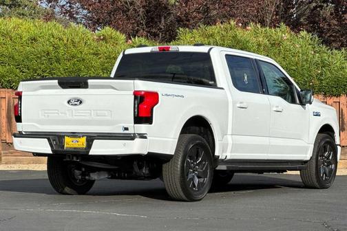2025 Ford F-150 Lightning Flash