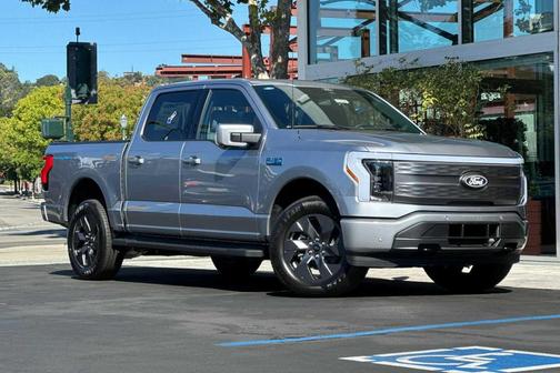 2025 Ford F-150 Lightning LARIAT