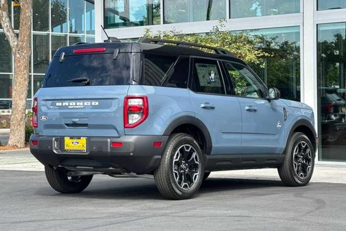 Azure Gray Metallic Tri-Coat 2026 Ford Bronco Sport Outer Banks