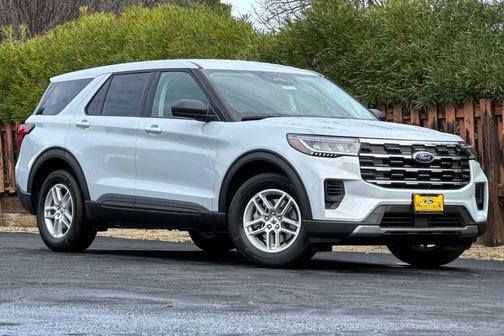 Space White Metallic 2026 Ford Explorer Active