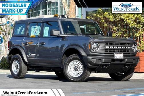 Carbonized Gray Metallic 2025 Ford Bronco Base