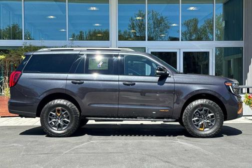 Dark Matter Gray Metallic 2026 Ford Expedition Tremor