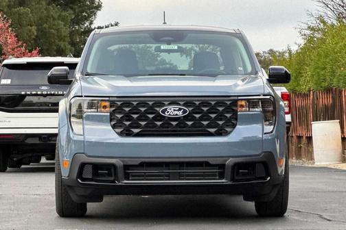 Azure Gray Metallic Tri-Coat 2025 Ford Maverick XLT