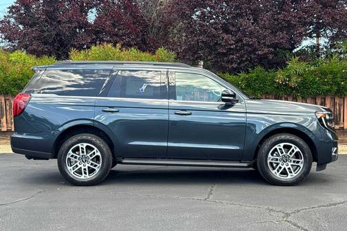 Stone Blue Metallic 2026 Ford Expedition Active
