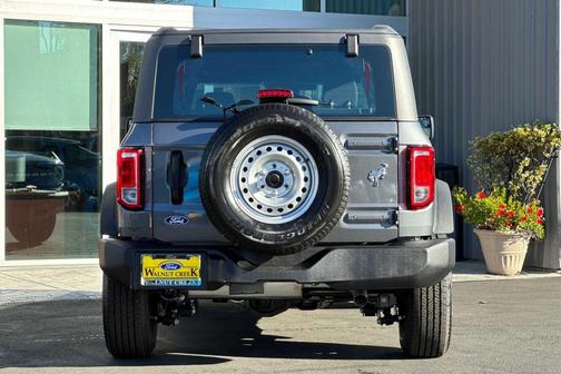 Carbonized Gray Metallic 2026 Ford Bronco Base