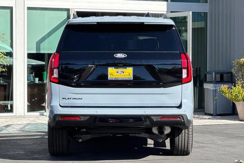 Glacier Gray Metallic Tri-Coat 2027 Ford Expedition Platinum