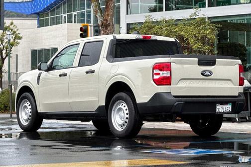 Desert Sand 2025 Ford Maverick XL