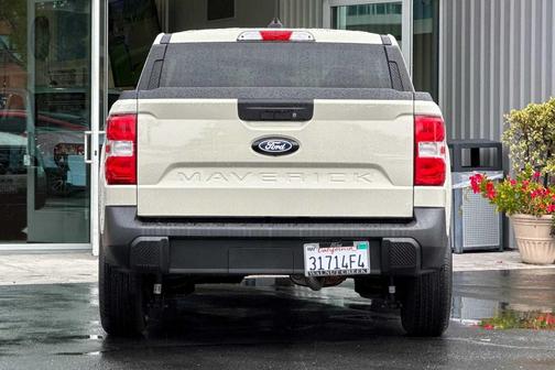 Desert Sand 2025 Ford Maverick XL