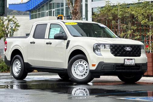 Desert Sand 2025 Ford Maverick XL
