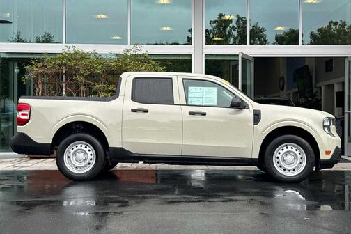 Desert Sand 2025 Ford Maverick XL