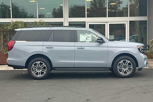 Glacier Gray Metallic TriCoat 2025 Ford Expedition Active