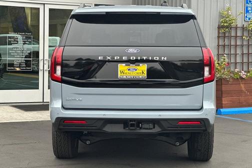 Glacier Gray Metallic TriCoat 2025 Ford Expedition Active