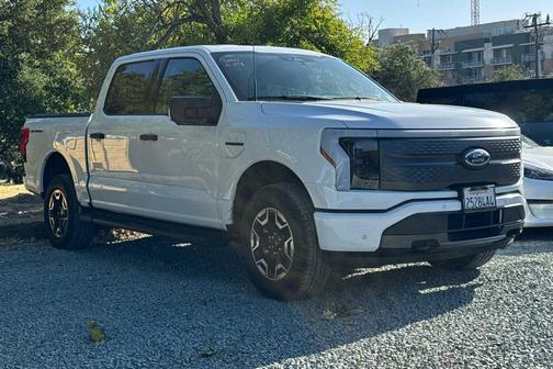 Oxford White 2023 Ford F-150 Lightning XLT